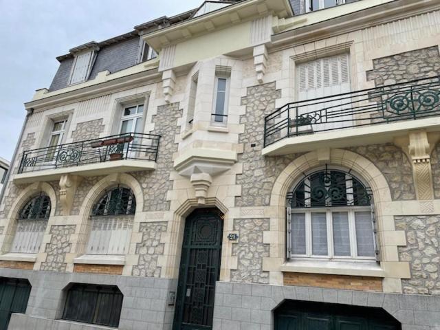 Le Charmant Tours Bagian luar foto
